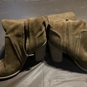 Vince Camuto ladies knee boots new 9.5 m